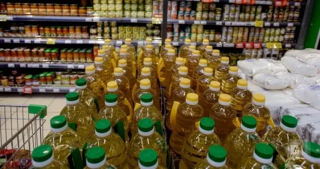Госантимонополия КР заявила о снижении цен на масло и сахар