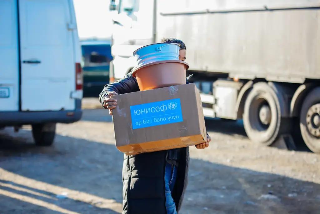 ЮНИСЕФ предоставил КР 12 млн сомов на восстановление Баткенской области