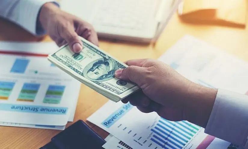 Денежные переводы из Казахстана в Кыргызстан снизились на 27.4%