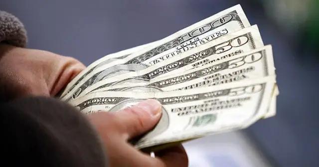 В сентябре приток денежных переводов в КР составил $205 млн