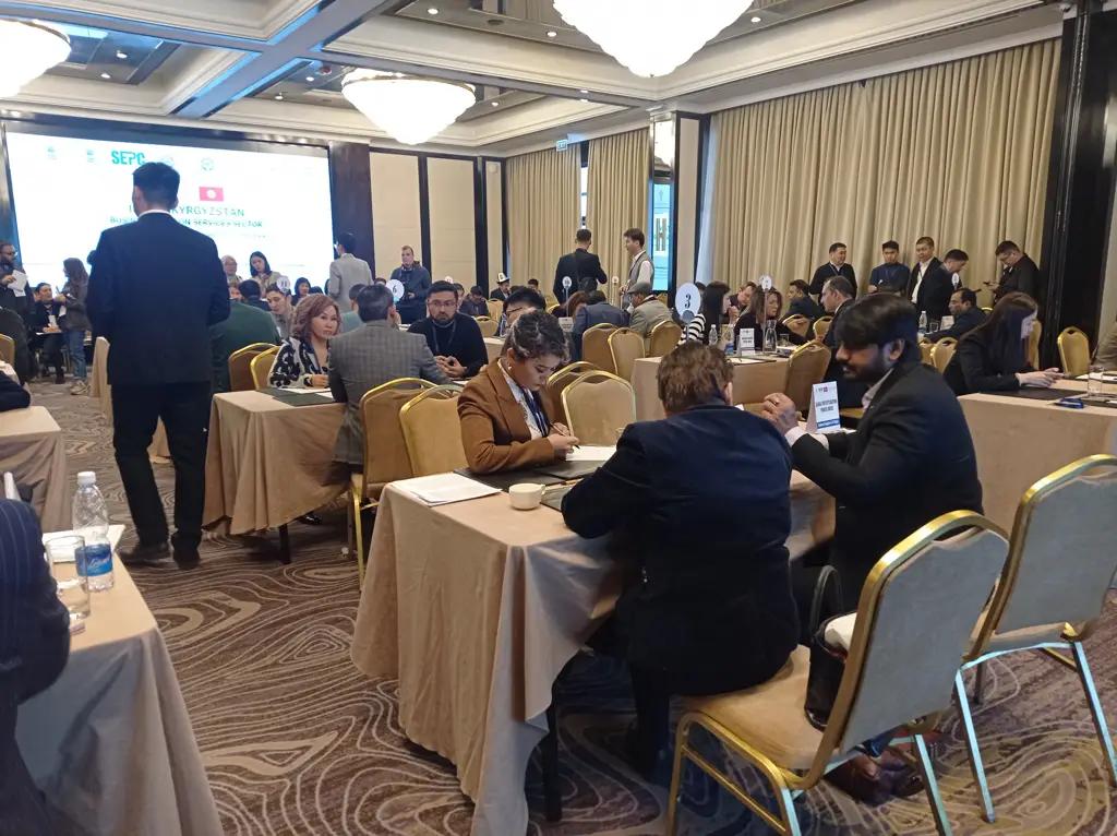 Бизнесмены из КР и Индии проводят В2В-встречи