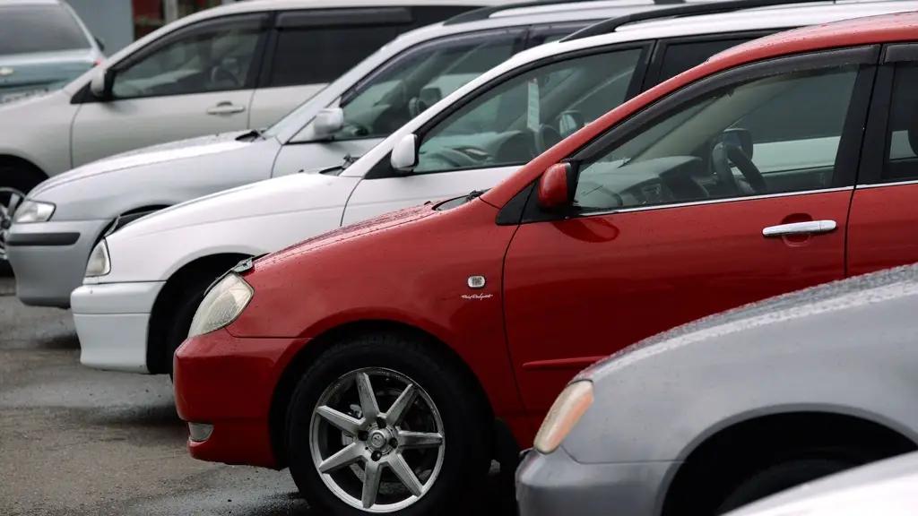 Кыргызстанцы стали чаще добровольно страховать автомобили