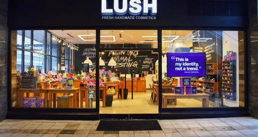 «Кругом один фейк» – крупный бизнес бежит из соцсетей