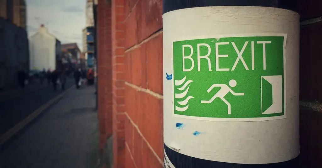 Из-за Brexit в британском бюджете появится дыра размером 100 млрд фунтов