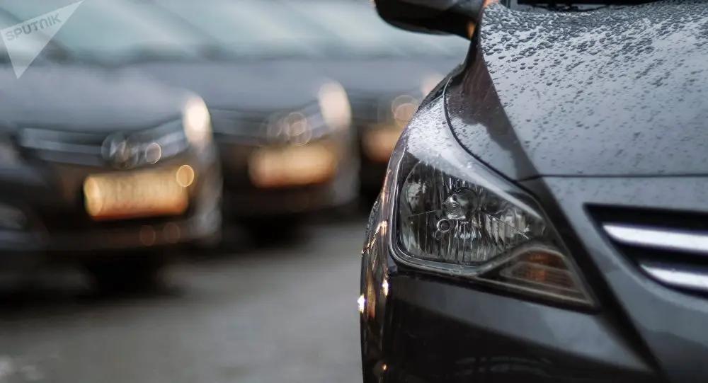 В КР предлагают снизить стоимость переоформления авто