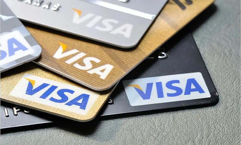 «Оптима Банк» изымает из оборота мультивалютные карты Visa