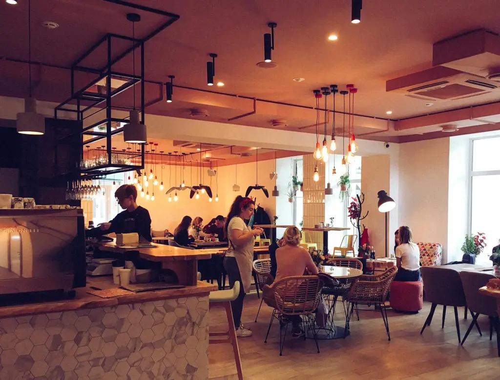 Мэрия разрешила работать увеселительным заведениям 24 часа