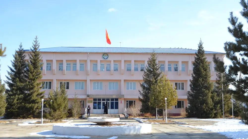 В Ак-Талинском районе заменены 20 высоковольтных опор