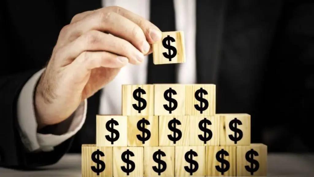 Нацбанк КР рассказал об основных признаках финансовых пирамид