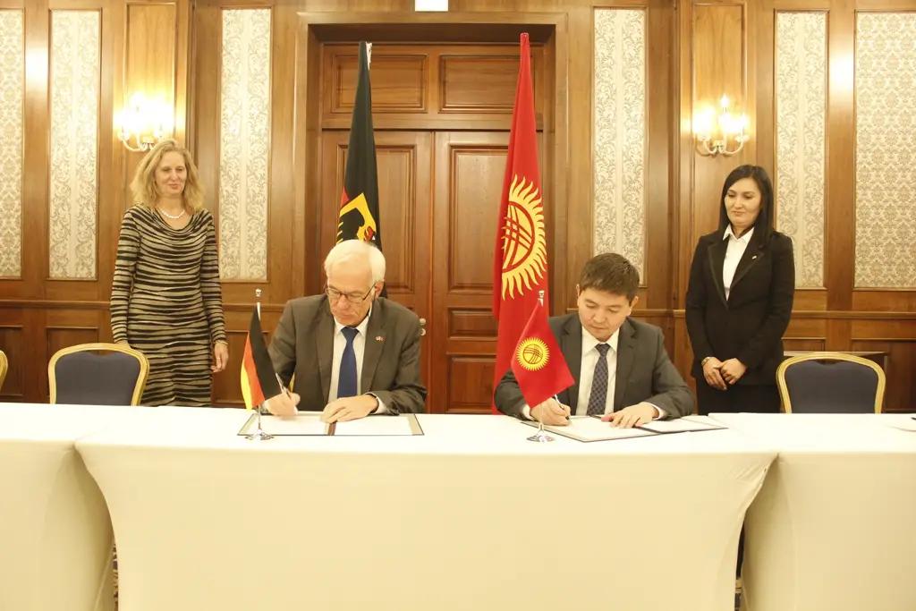 Германская программа по подготовке управкадров продлена еще на 3 года