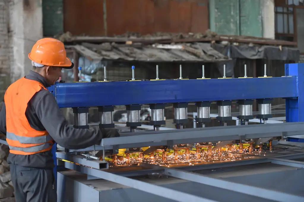 Государство поможет Бишкекскому штамповочному заводу погасить долги