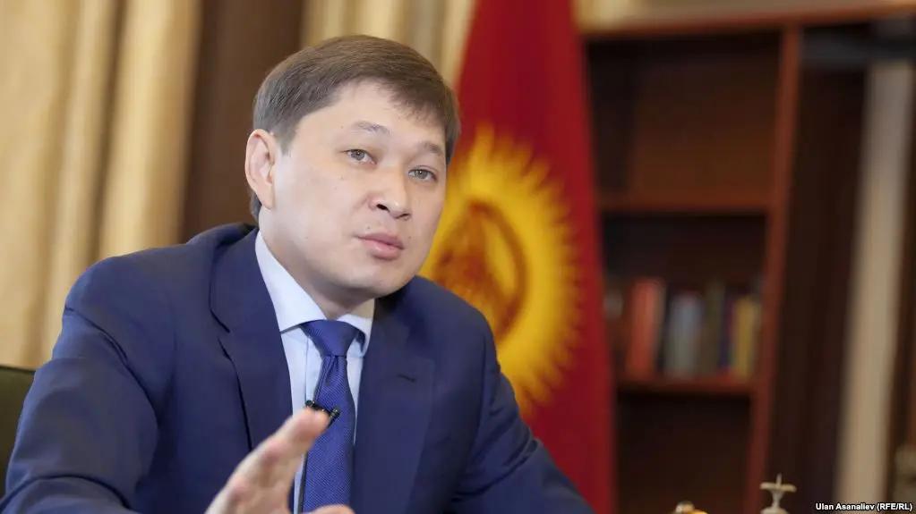 В кабмине пояснили, зачем Сапар Исаков «подарил» Генпрокуратуре 250 млн сомов