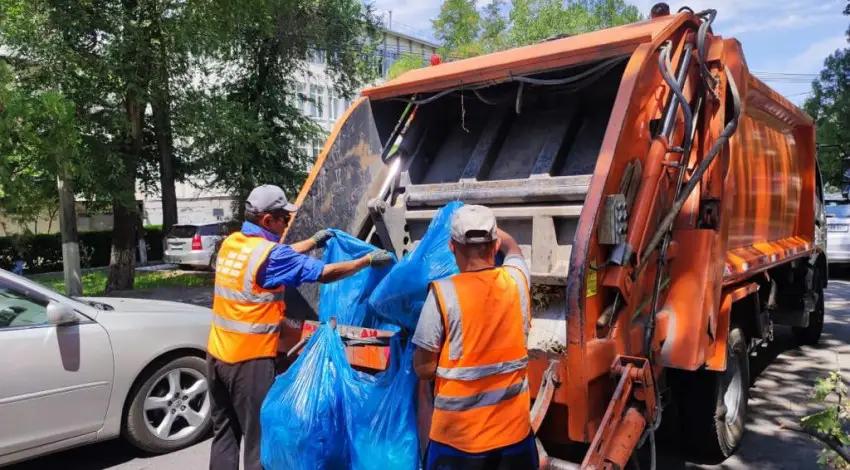 Мэрия передумала отдавать вывоз мусора в столице на аутсорс