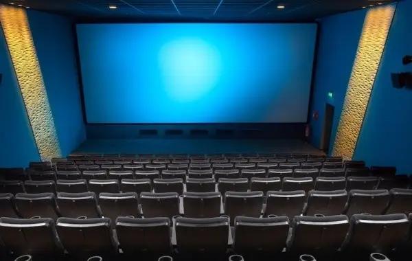 Кинотеатры и фудкорты открывать пока не планируется