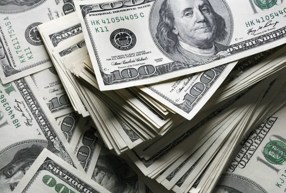 Комбанки КР купили на валютных торгах $4.9 млн