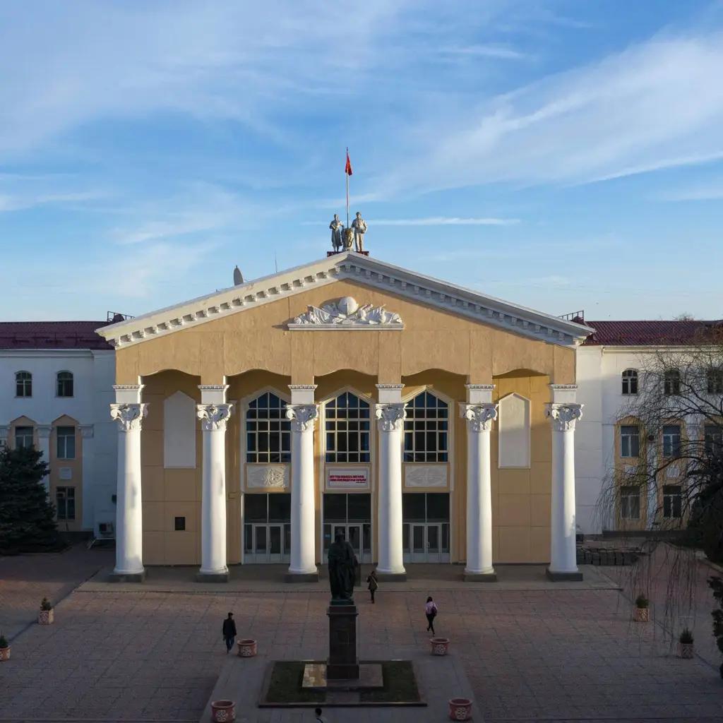 20% от контрактов студентов забирает Минфин — депутат