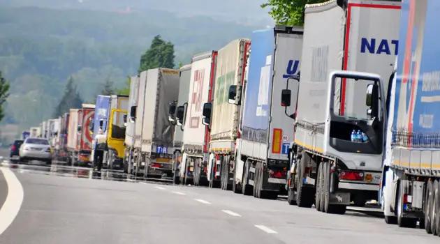 Объем внешнеторгового оборота КР составил $489 млн