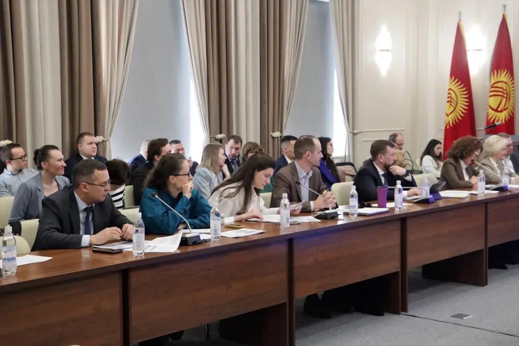 В КР приехала делегация из России в составе 101 компании