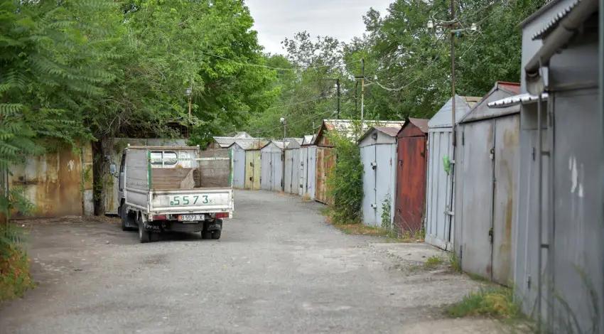 Гаражные кооперативы задолжали городу более 69 млн сомов