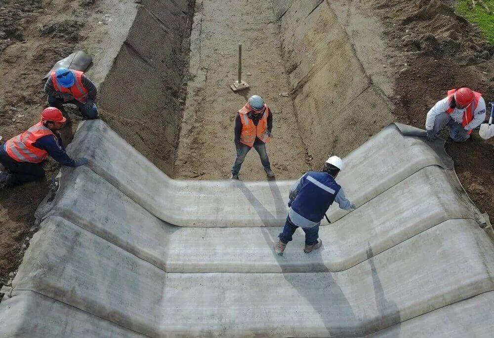 В КР хотят построить завод по производству бетонного полотна