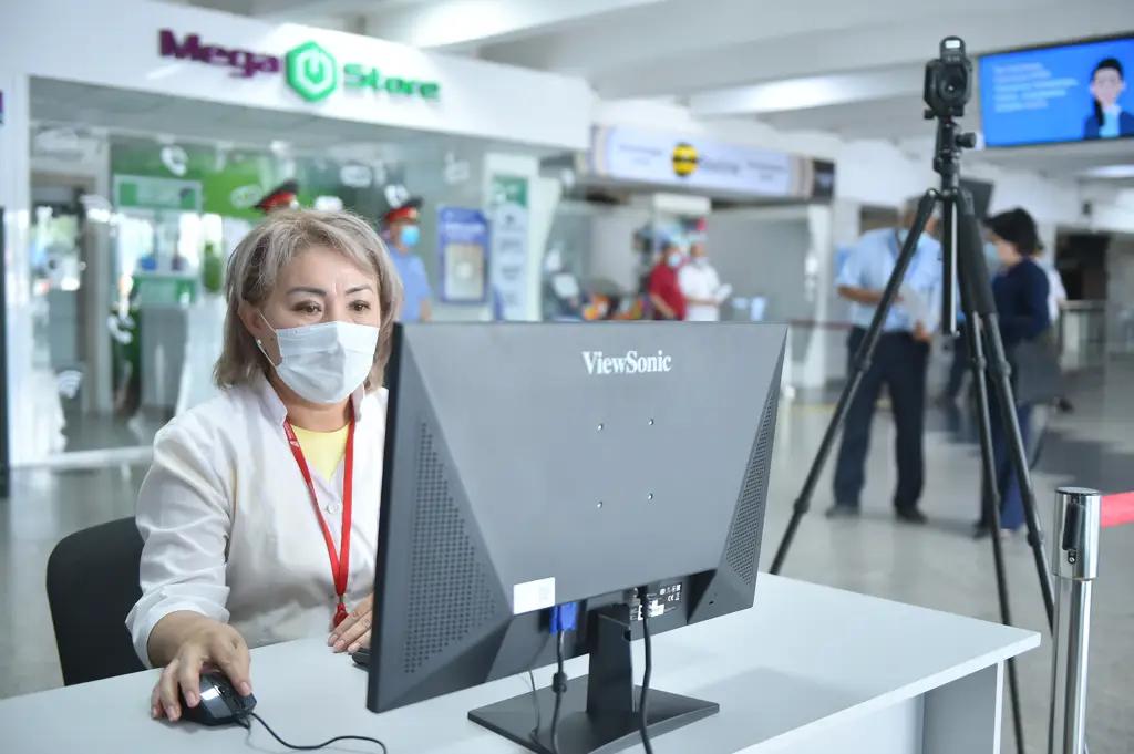 Боронов проверил готовность аэропорта «Манас» к возобновлению авиарейсов