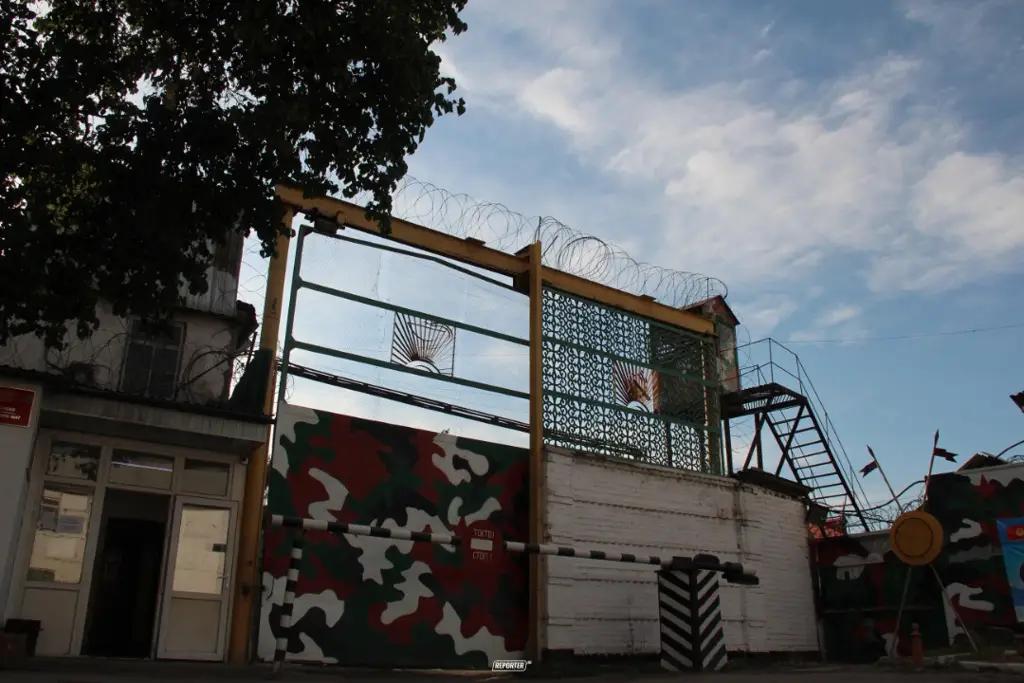 Депутат не верит, что в бывшей колонии №47 всего 302 тонны металла