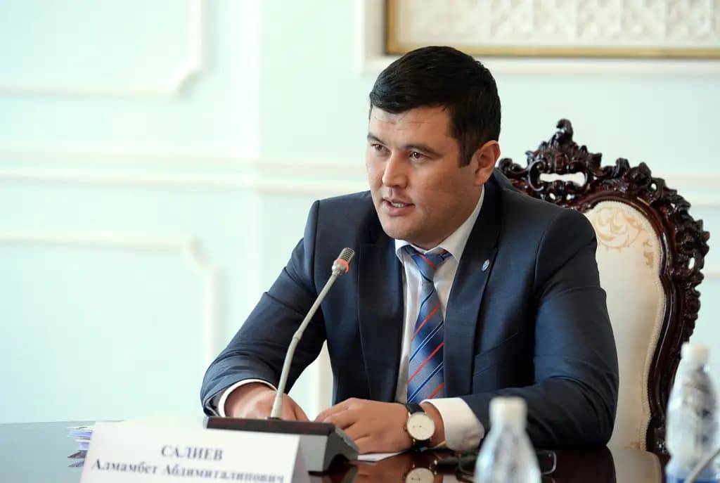 Имущество экс-чиновника аппарата президента превышают его доходы - ГКНБ