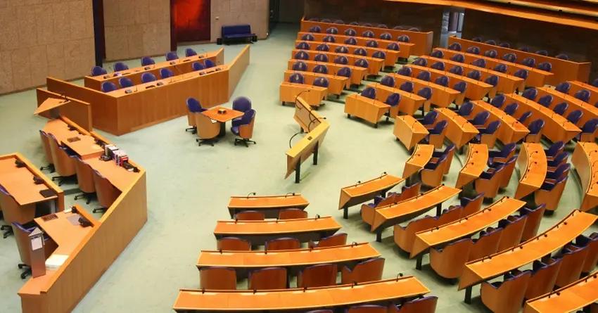Парламент Нидерландов рассмотрит вопрос о проведении референдума по выходу страны из Евросоюза