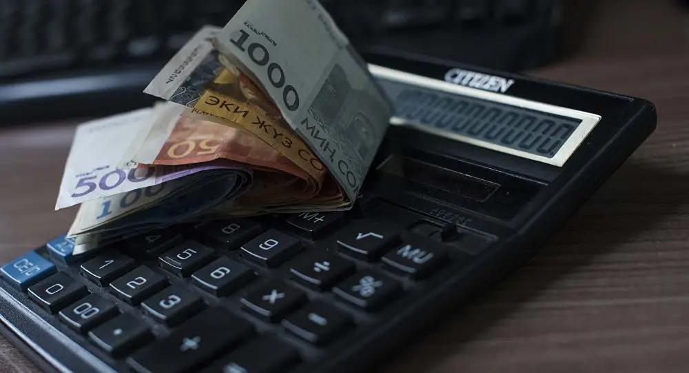 В Кыргызстане средняя номинальная зарплата превысила 20 тысяч сомов