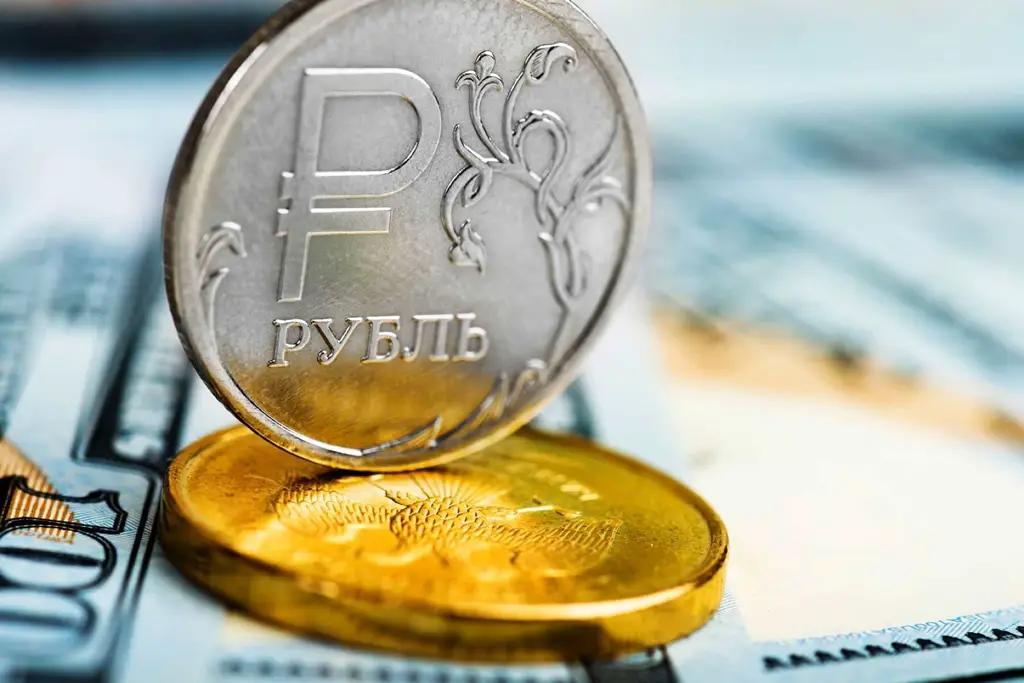 Рубль опять просел к сому