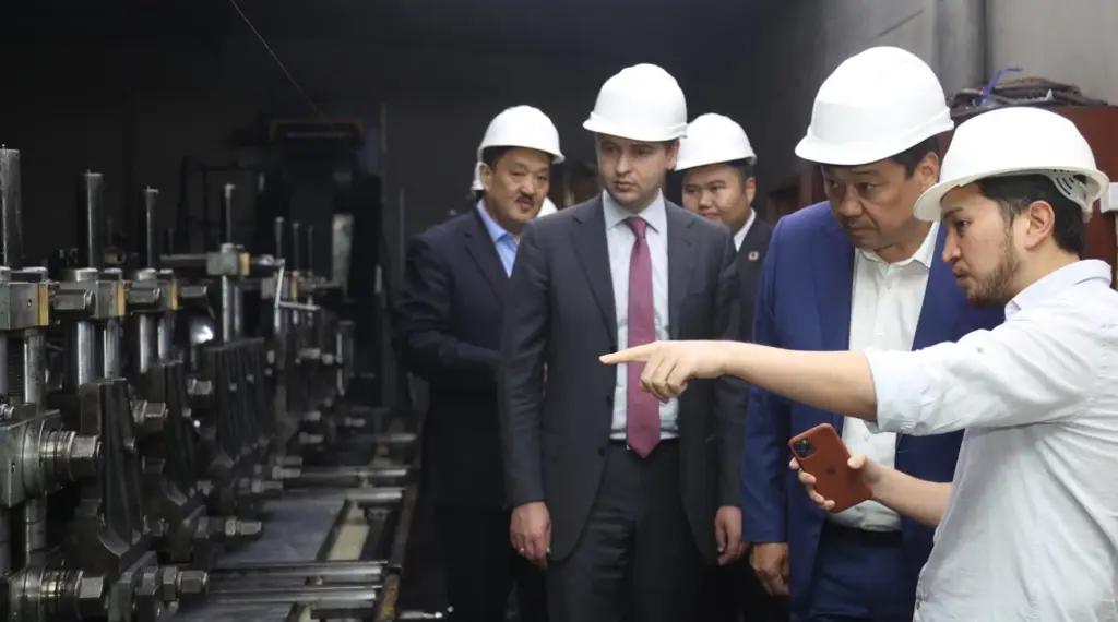 Бакыт Торобаев посетил предприятия, финансируемые РКФР