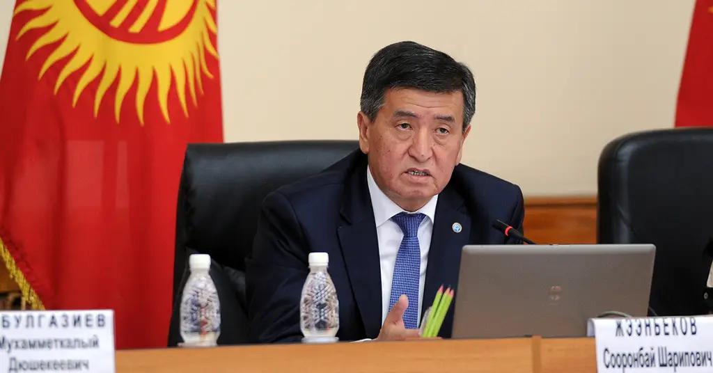 Премьер поручил перевести к началу октября в электронный формат 189 госуслуг