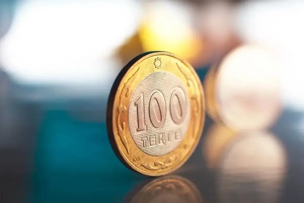 Сом просел к рублю и тенге. Курс Нацбанка