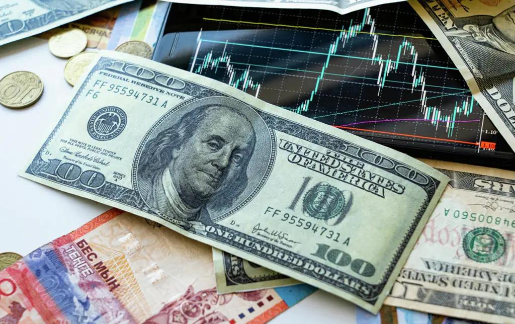 Доллар вернул утерянные позиции. Банки покупают его по 89.32 сома