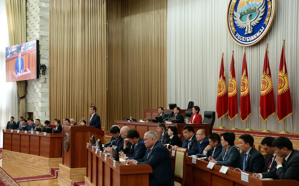 Сооронбай Жээнбеков раскритиковал работу Национального банка