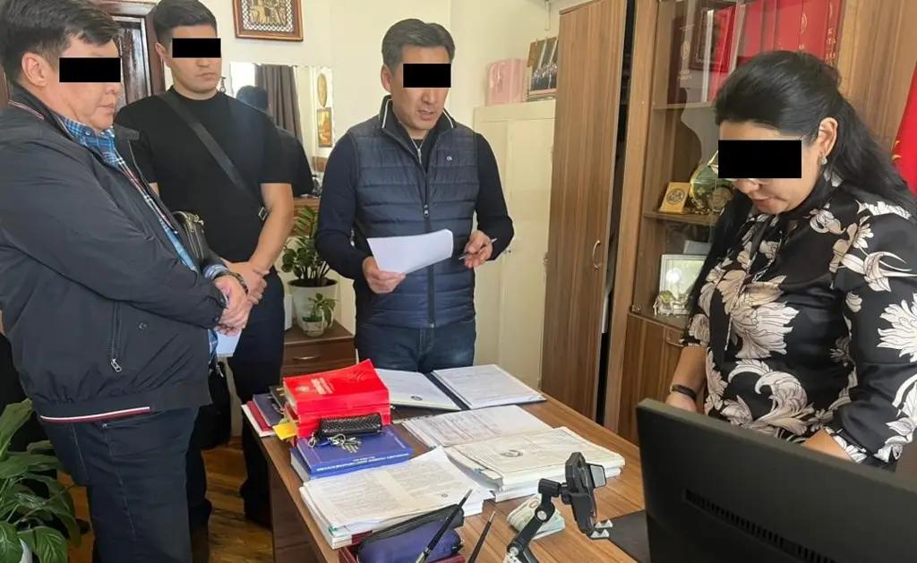 Судья уголовной коллегии Бишкекского горсуда задержана за взятку в $5 тысяч