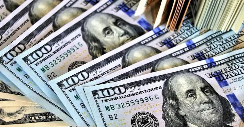 Сом укрепился ко всем основным валютам, кроме доллара США