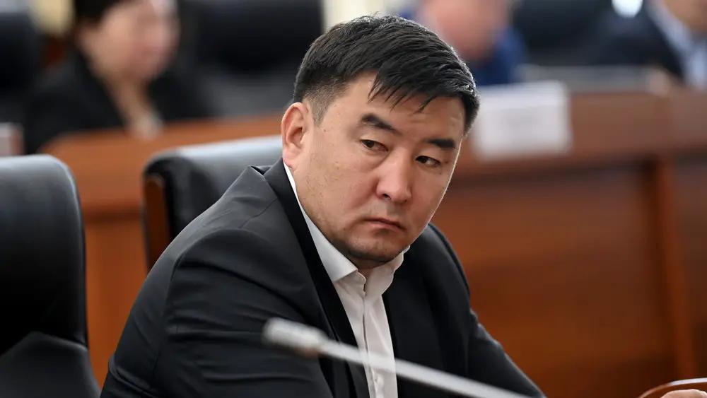 Депутат недоволен тем, что ветслужба закрыла убойные цеха в Караколе