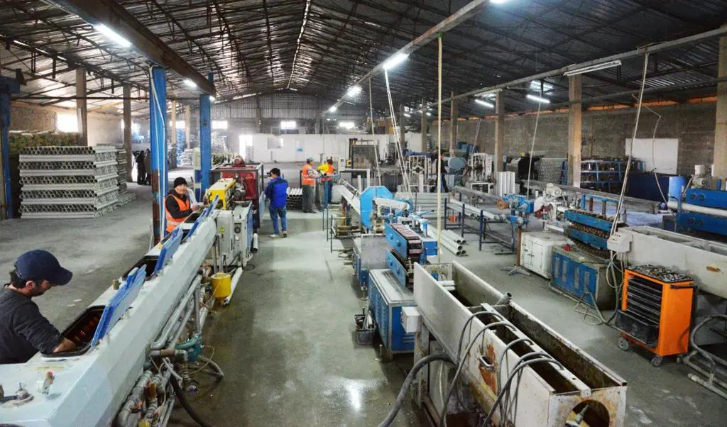 Убыточные предприятия с госдолей перейдут «Кыргызиндустрии»