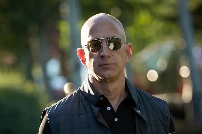 Владелец Amazon разбогател на $13.2 млрд за 15 минут