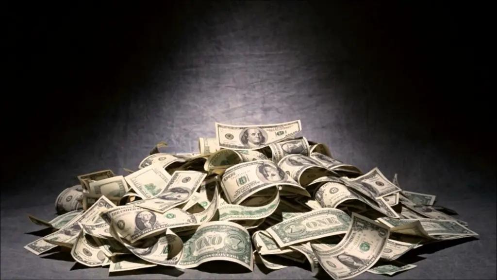 Курс доллара на межбанковских торгах упал до 88.37 сома