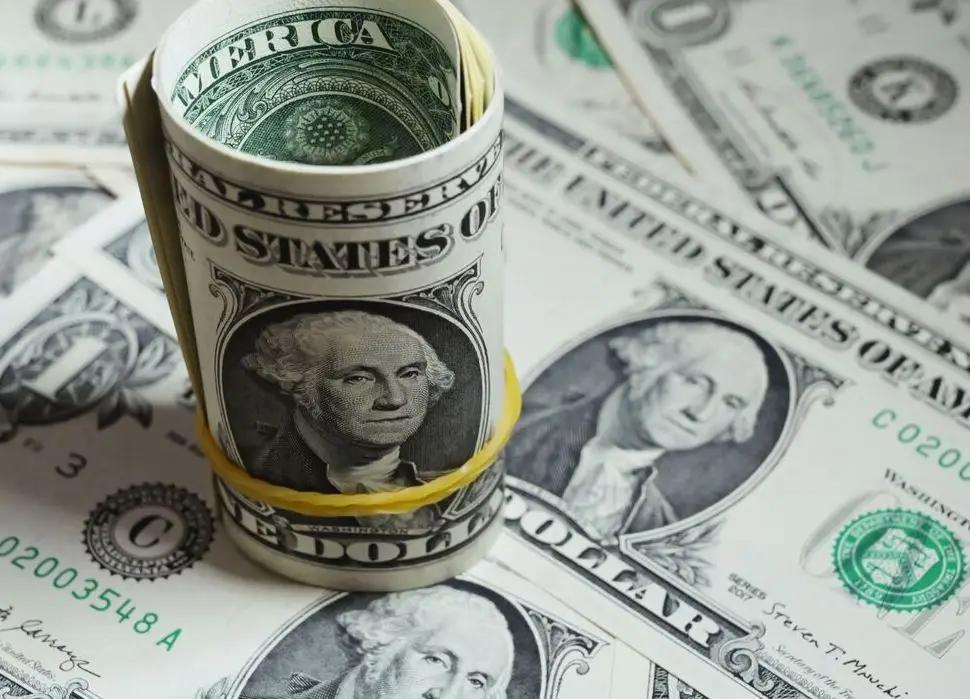 За неделю комбанки купили на валютных торгах $70.3 млн