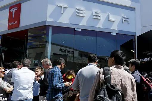 Tesla оставит без работы несколько тысяч сотрудников