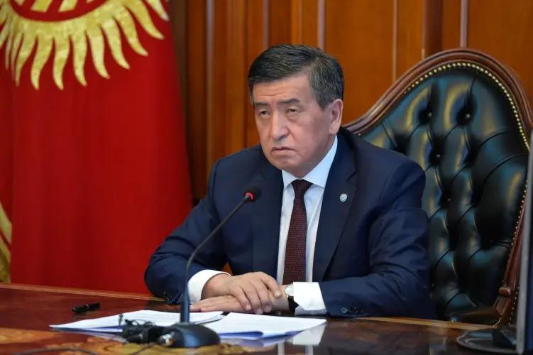 Президент КР поручил отремонтировать аварийные школы на бюджетные средства