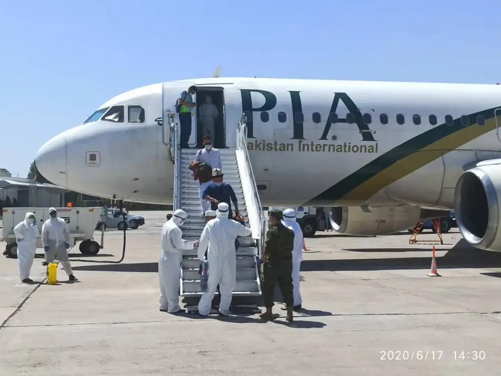 В Бишкек прибыли 100 граждан КР из Пакистана