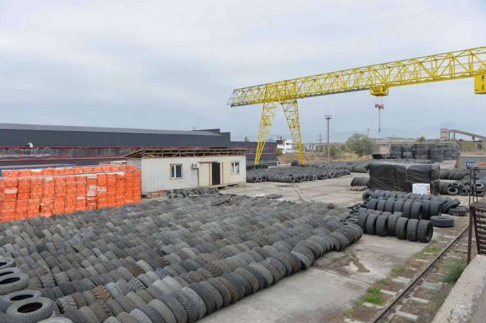 В Токмоке депутаты оценили экологичность завода по переработке шин