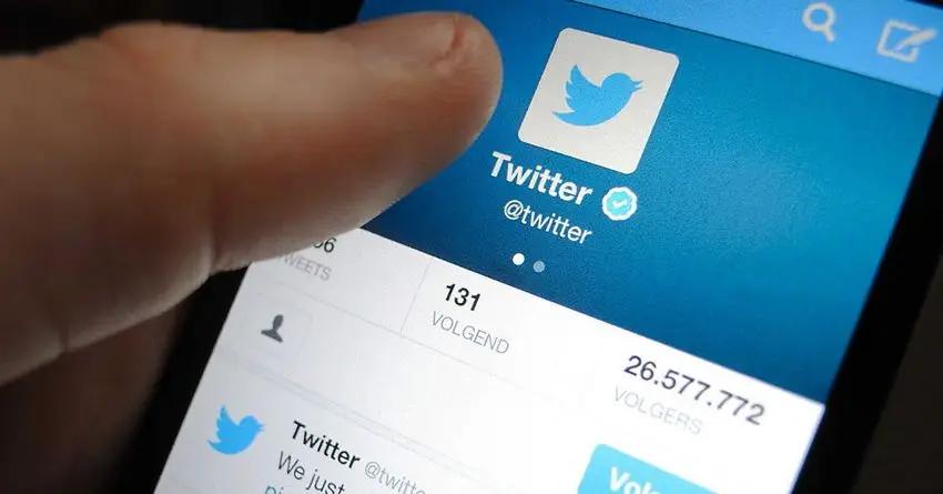 Акции Twitter упали почти на 19% на сообщениях о срыве продажи сервиса