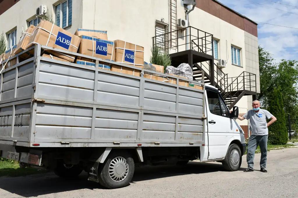 АБР поставил в КР более 2.5 млн единиц СИЗ