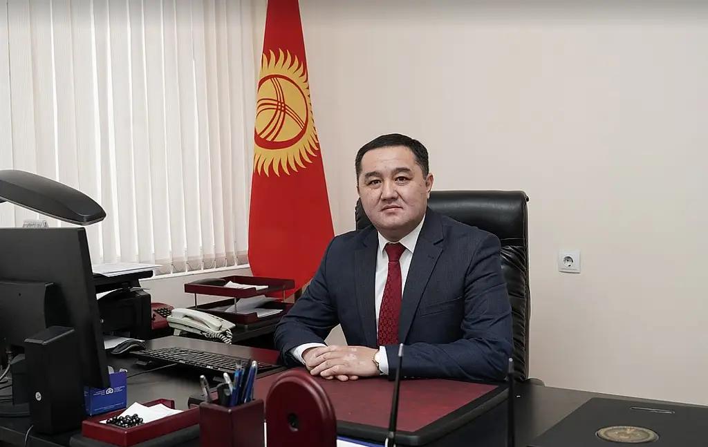 Пирназаров представлен коллективу Минэкономкоммерции