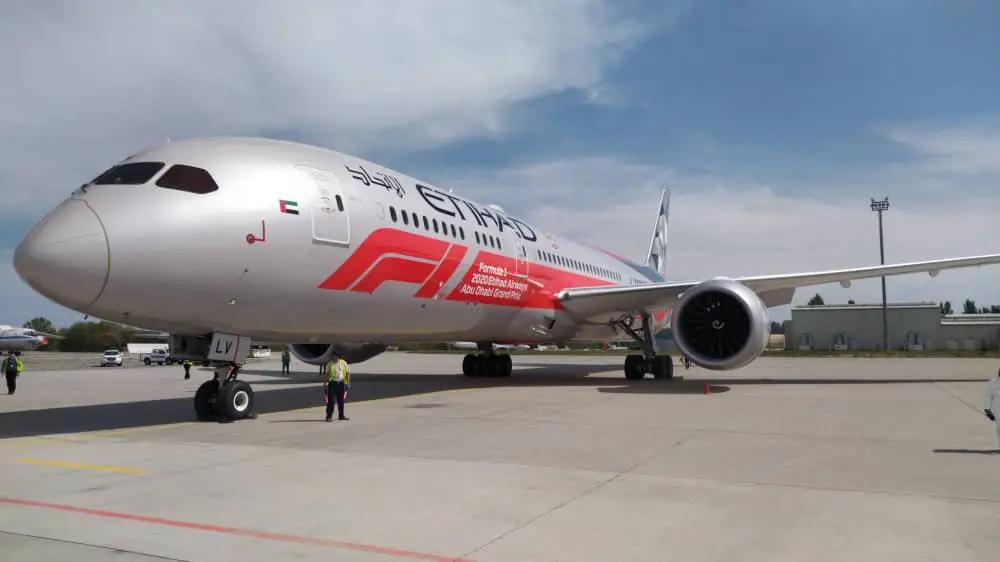 ОАЭ оказали гуманитарную помощь Кыргызстану